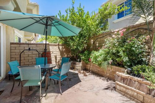 23860 Toscana Dr, Santa Clarita CA  91354-3015 exterior