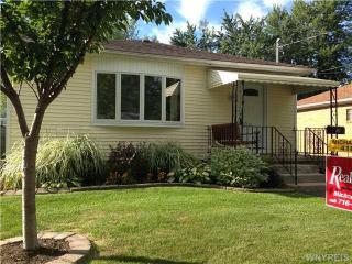 28 Syracuse St, Tonawanda, NY 14150-5428