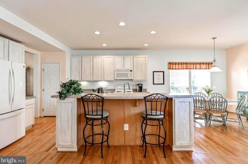 34 Stocks St, Lovettsville VA  20180-8640 exterior
