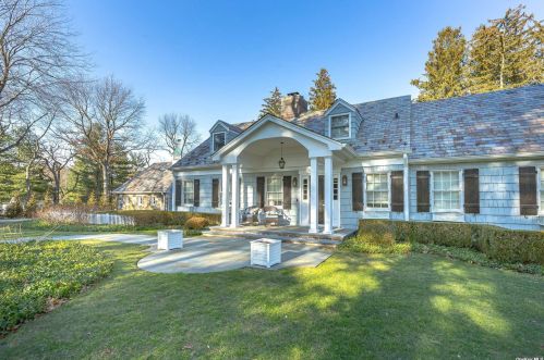 14 Farmstead Ln, Muttontown, NY 11545-2602