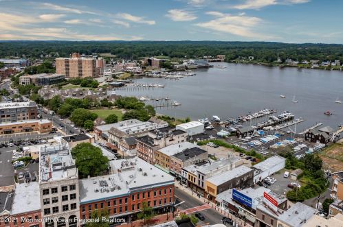 266 Spring St, Tinton Falls NJ  07701-2231 exterior