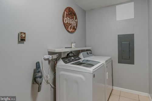 107 8th St, Laurel DE  19956-1401 exterior