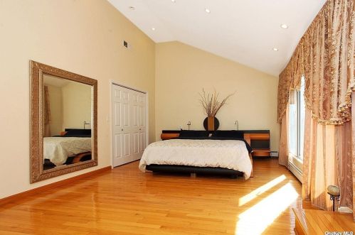 508 Wolf Hill Rd, Huntington Station NY  11746-5725 exterior