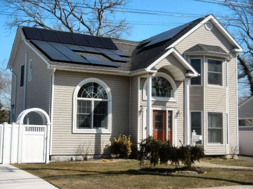 193 Arnold Ave, Babylon, NY 11704-7211