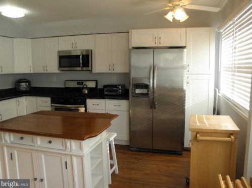 11008 Keswick Rd, Philadelphia PA  19154-4137 exterior