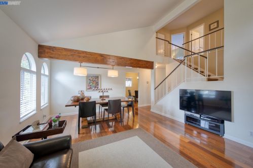 23921 Pinnacles Ct, Hayward, CA 94541-4419