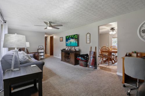 300 Cooper St, Mount Vernon OH  43050-1604 exterior