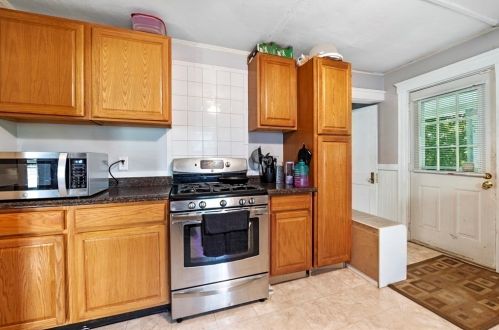 62 Putnam St, Danvers MA 01923-2817 exterior