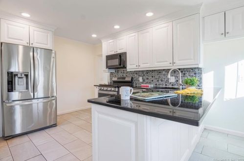 28 Congress St, Stamford CT  06902-7633 exterior