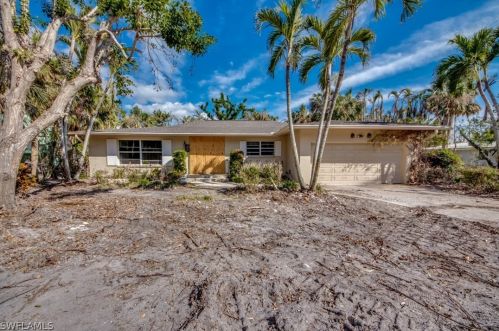 440 Lighthouse Way, Sanibel, FL 33957-3904