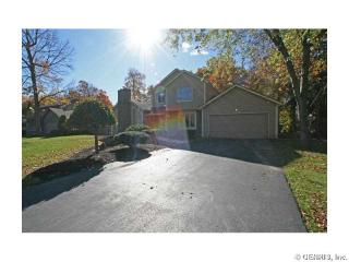 228 Creighton Ln, Rochester, NY 14612-2240