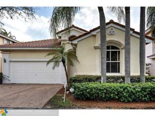 1060 Papaya St, Hollywood, FL 33019-4842
