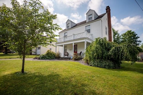859 Mayfield Rd, Hermitage, PA 16150-1843