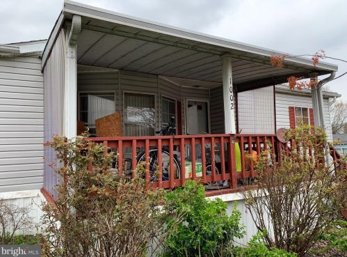 1002 Redwood Dr, Breinigsville PA  18031-1627 exterior