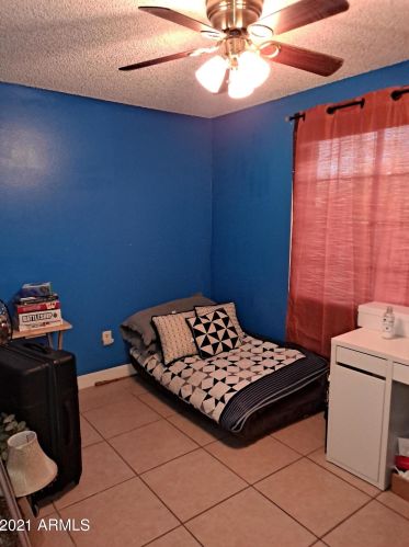 2004 61 St, Phoenix AZ 85033-1714 exterior