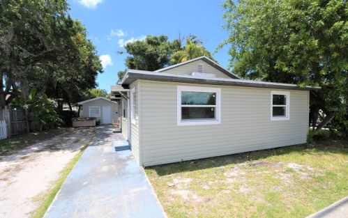 6684 54th Ave, Saint Petersburg, FL 33709-1526