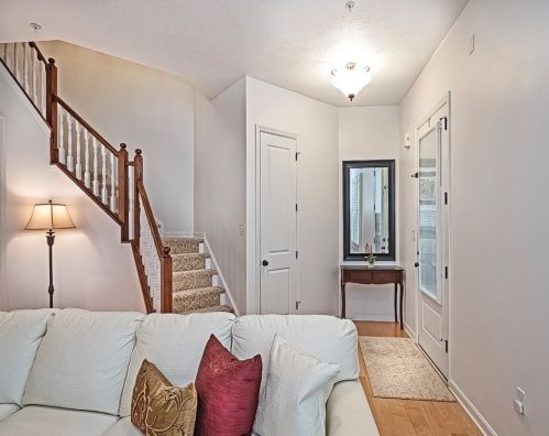 215 3rd St, Oakmont, PA 15139-2173