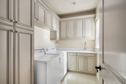 22 Shadybend, Irvine CA  92602-0844 exterior