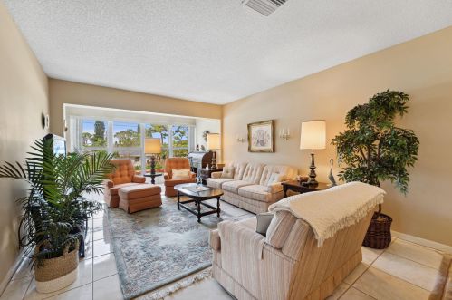 1121 Cactus Ter, Delray Beach, FL 33445-6145