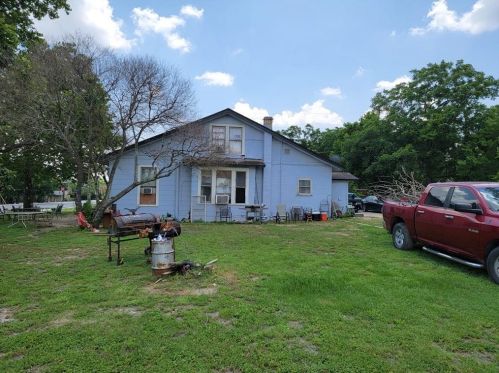 601 Burleson St, Uhland, TX 78640-5574
