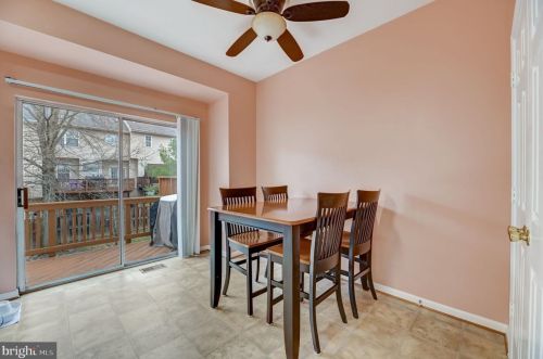 2496 Clover Fld Cir, Herndon VA  20171-4339 exterior