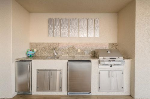 11125 Gulf Shore Dr, Naples FL  34108-1940 exterior