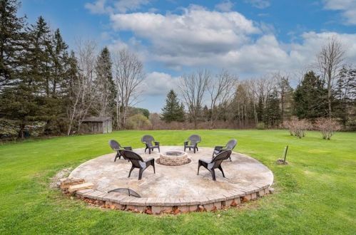 802 Broad Street Ext, Grove City, PA 16127-4618