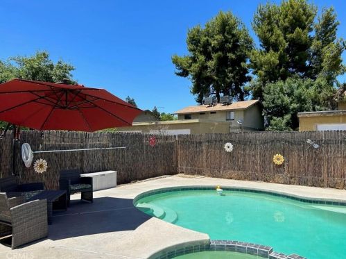 436 Douglas St, Bakersfield CA 93308-2378 exterior