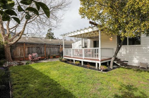 840 Cleveland St, Redwood City, CA 94061-1616
