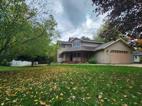 462 Poplar Ave, Cameron, WI 54822-7717
