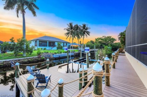27050 Flamingo Dr, Bonita Springs, FL 34135-4457