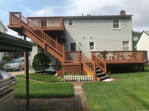 1255 New York Ave, Floral Park, NY 11003-3342