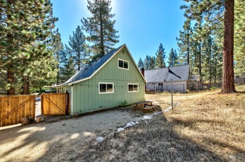 1394 Matheson Dr, South Lake Tahoe CA  96150-8014 exterior