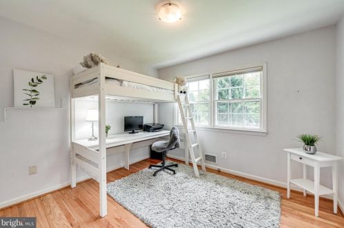 328 River Bend Rd, Great Falls VA  22066-4140 exterior