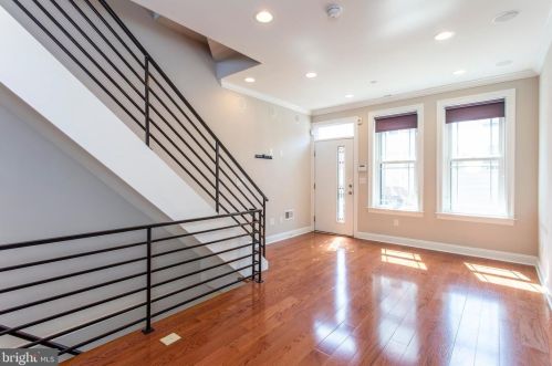 631 Dudley St, Philadelphia PA  19148-2403 exterior