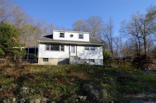 41 Hillside Ave, Tuxedo Park, NY 10987-4423
