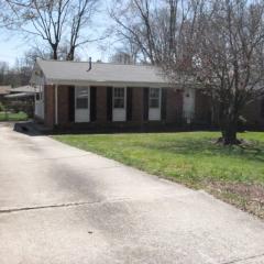 3027 Stratford Dr, Greensboro, NC 27408-2624