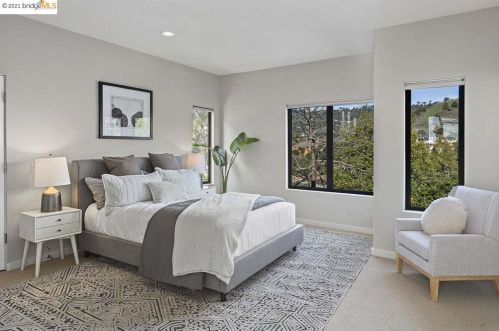 6310 Contra Costa Rd, Oakland CA 94618-2144 exterior