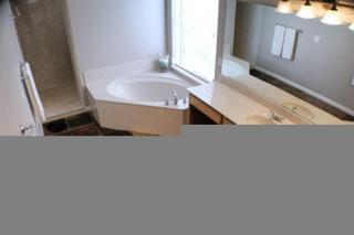 107 Raymon Cir, Huntsville, AL 35806-4255