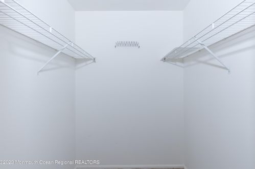 32 Picket Pl, East Freehold NJ  07728-9532 exterior