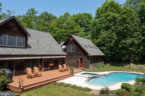 173 Roaring Rocks Rd, Upper Black Eddy, PA 18972-2505