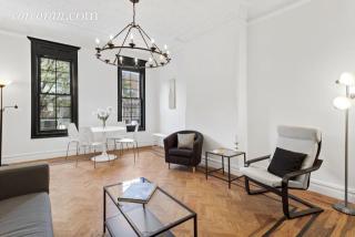88 Weirfield St, Brooklyn, NY 11221-5121
