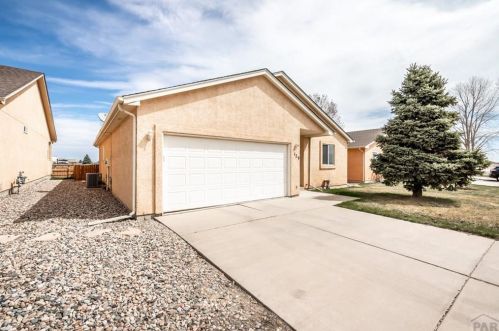 129 Stardust Cir, Pueblo, CO 81007-1632
