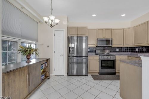 49 Gordon Cir, Parsippany NJ  07054-3412 exterior