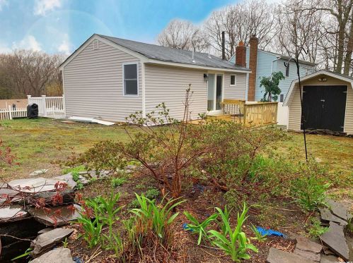 45 Manhasset Rd, Scotts Beach NY  11789-2919 exterior