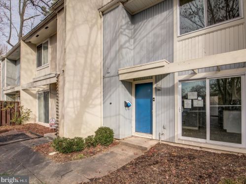 2238 Southgate Sq, Herndon VA  20191-1229 exterior