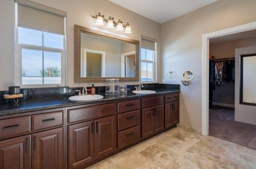 4025 Ashford Cir, Hollister CA  95023-8966 exterior