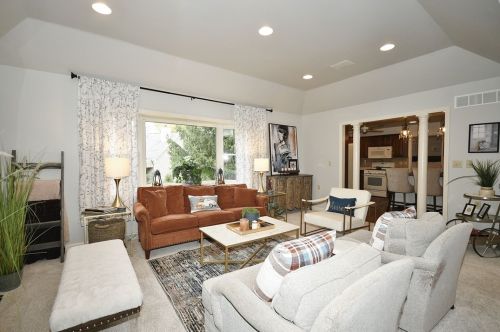 1005 Lakemont Dr, Bridgeville PA  15017-1262 exterior