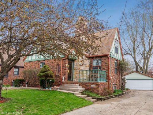 2429 Raymond Dr, Des Moines IA  50310-3442 exterior