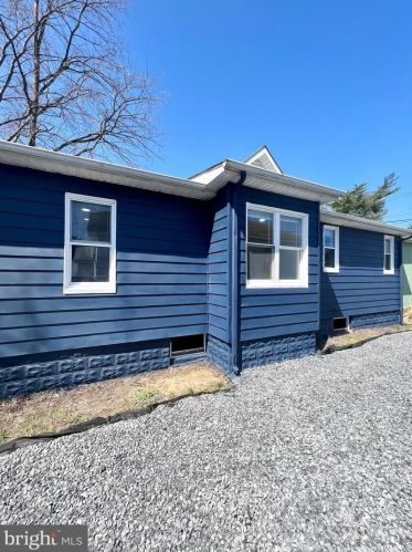 820 Bergen St, Gloucester NJ  08030-1541 exterior